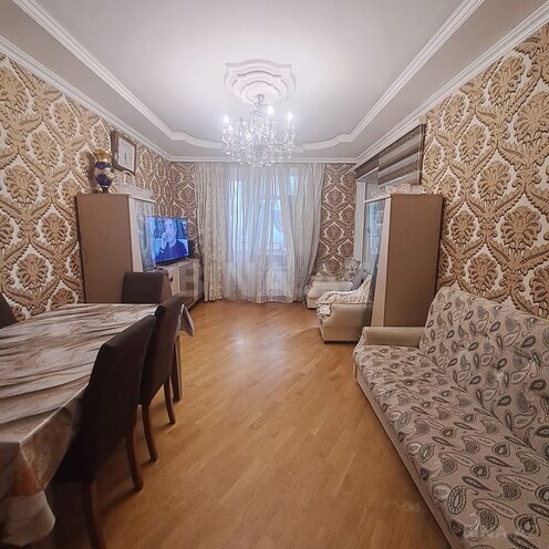 Satılır 3 otaqlı köhnə tikili 70 m², Qara Qarayev m., photo 1 from 15