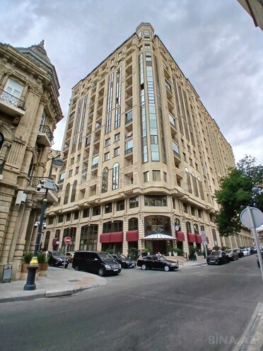 Сдаётся 2-комн. новостройка 80 м², м. Ичеришехер, photo 1 from 12