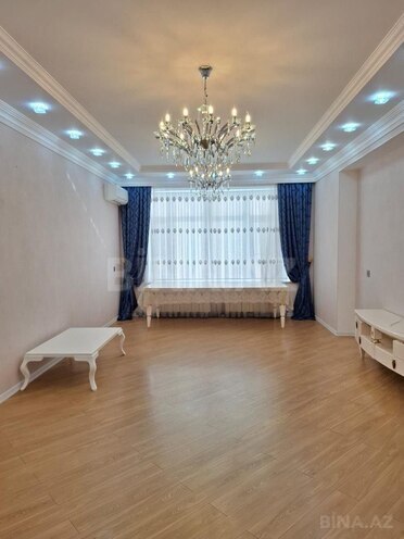 Продаётся 3-комн. новостройка 137 м², м. Нефтчиляр, photo 1 from 18