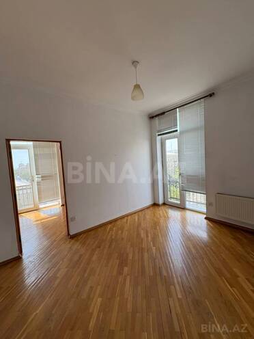 İcarəyə verilir 3 otaqlı köhnə tikili 75 m², 28 May m., photo 1 from 18