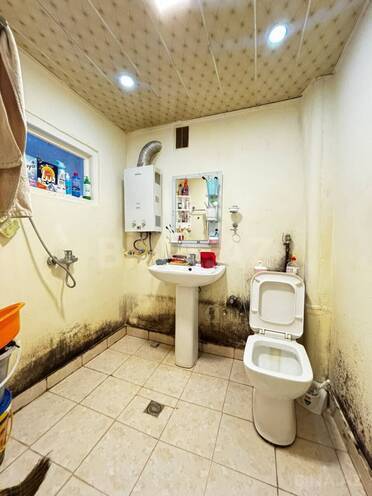 Satılır 3 otaqlı köhnə tikili 80 m², Qara Qarayev m., photo 11 from 15