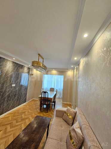 Satılır 4 otaqlı köhnə tikili 120 m², İnşaatçılar m., photo 5 from 17