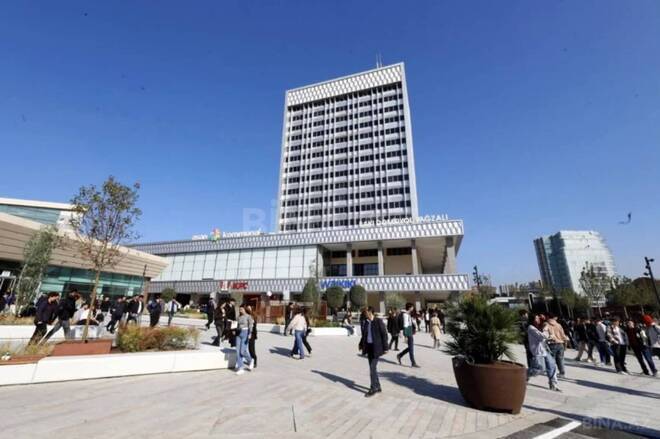Satılır 8 otaqlı köhnə tikili 280 m², 28 May m., photo 1 from 23