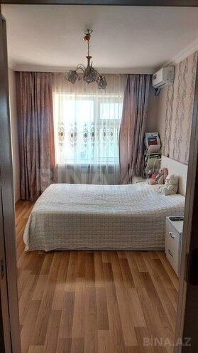 Продаётся 2-комн. вторичка 62 м², м. Нефтчиляр, photo 1 from 12