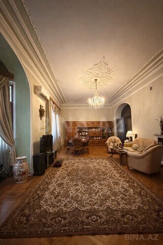 Satılır 5 otaqlı köhnə tikili 210 m², 28 May m., photo 4 from 14