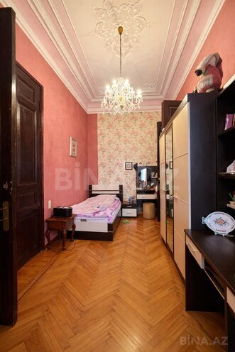 Satılır 5 otaqlı köhnə tikili 210 m², 28 May m., photo 11 from 14
