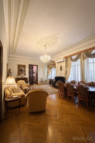 Satılır 5 otaqlı köhnə tikili 210 m², 28 May m., photo 3 from 14