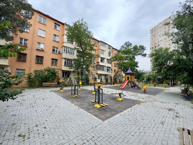 Satılır 4 otaqlı köhnə tikili 120 m², Qara Qarayev m., photo 3 from 30