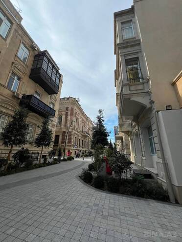 Satılır 3 otaqlı yeni tikili 195 m², Sahil m., photo 3 from 24