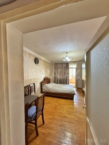 Satılır 3 otaqlı köhnə tikili 75 m², Qara Qarayev m., photo 5 from 9