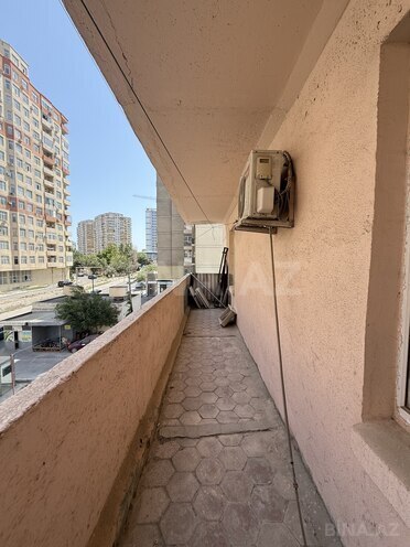 Продаётся 2-комн. вторичка 60 м², м. Ази Асланов, photo 5 from 17