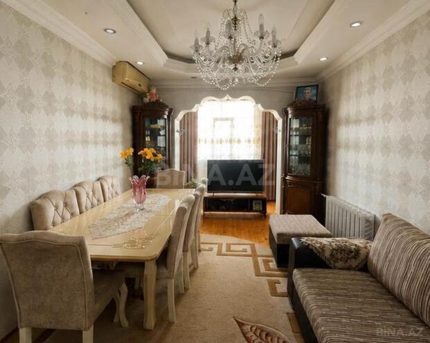 Satılır 3 otaqlı köhnə tikili 70 m², Həzi Aslanov m., photo 1 from 9
