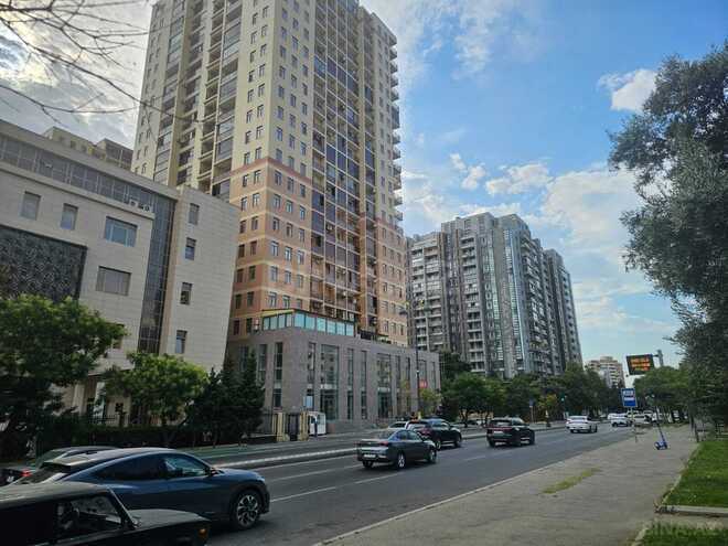 Продаётся 3-комн. вторичка 70 м², м. Иншаатчылар, photo 4 from 27