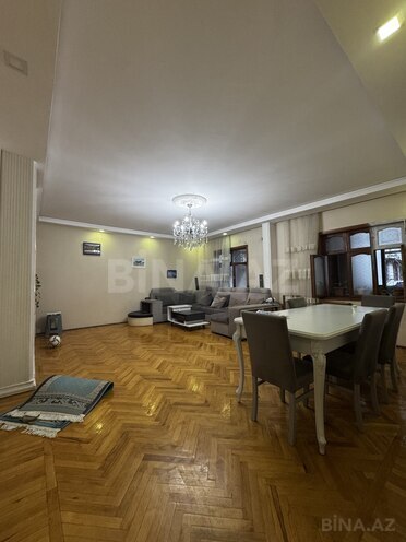 Satılır 5 otaqlı köhnə tikili 130 m², 20 Yanvar m., photo 1 from 14