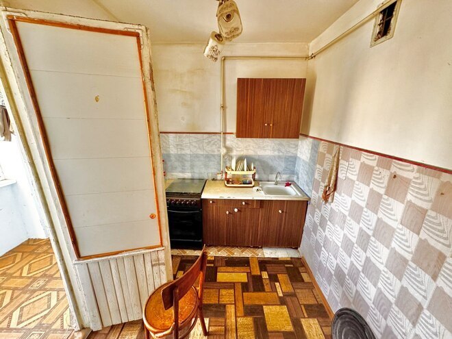 Satılır 2 otaqlı köhnə tikili 65 m², Qara Qarayev m., photo 24 from 30