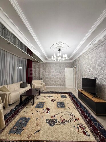 Сдаётся 2-комн. новостройка 110 м², м. 8 ноября, photo 1 from 10