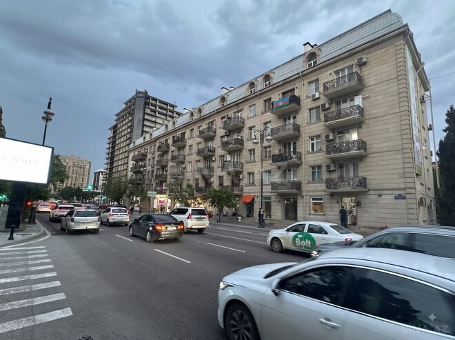 Satılır 3 otaqlı köhnə tikili 80 m², Şah İsmayıl Xətai m., photo 1 from 27