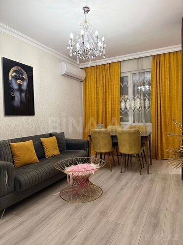Продаётся 2-комн. вторичка 65 м², м. Мемар Аджеми, photo 1 from 17
