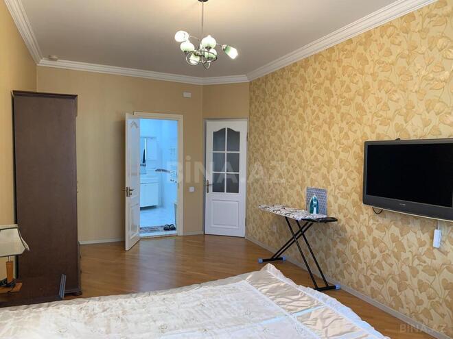 Сдаётся 3-комн. новостройка 150 м², м. Низами, photo 12 from 18