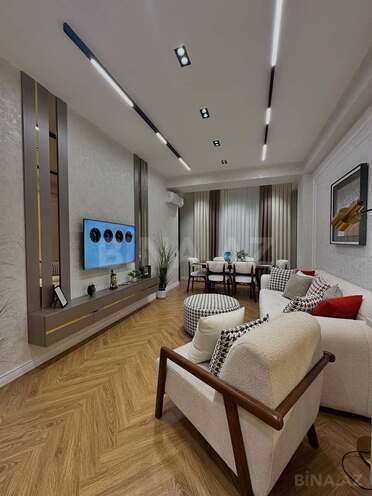 Сдаётся 2-комн. новостройка 80 м², м. Низами, photo 1 from 10