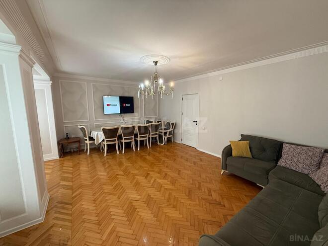 Satılır 3 otaqlı köhnə tikili 90 m², Neftçilər m., photo 1 from 18