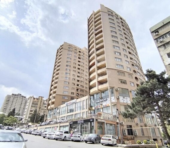 Продаётся 2-комн. новостройка 82 м², м. Элмляр Академиясы, photo 1 from 7