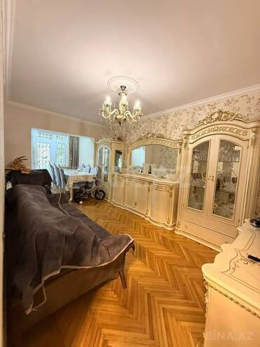 Продаётся 2-комн. вторичка 70 м², м. Насими, photo 1 from 14
