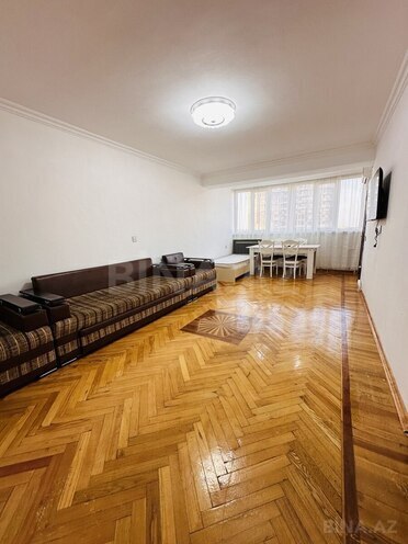 Продаётся 2-комн. вторичка 60 м², м. Ичеришехер, photo 1 from 10