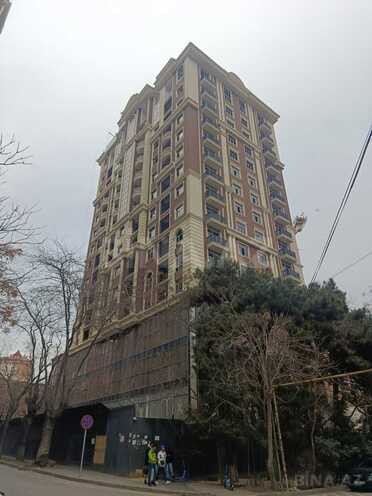 Продаётся 4-комн. новостройка 131 м², м. Гянджлик, photo 1 from 8