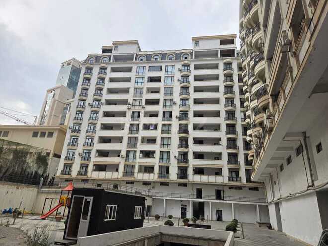 Сдаётся 2-комн. новостройка 77 м², м. Ичеришехер, photo 1 from 15