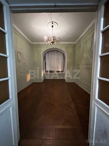İcarəyə verilir  obyekt 180 m², 28 May m., photo 1 from 12
