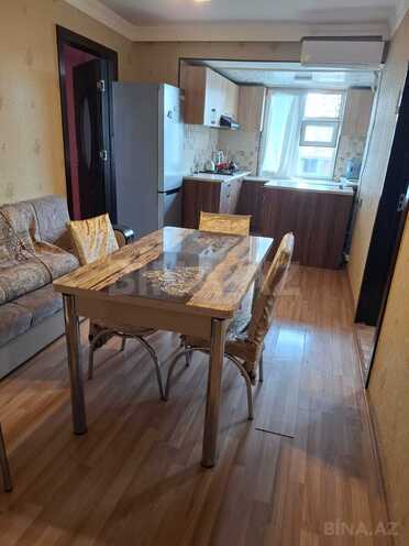 Сдаётся 3-комн. вторичка 50 м², м. Иншаатчылар, photo 1 from 11