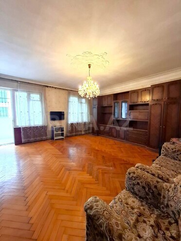 Продаётся 4-комн. вторичка 105 м², м. 28 мая, photo 1 from 19
