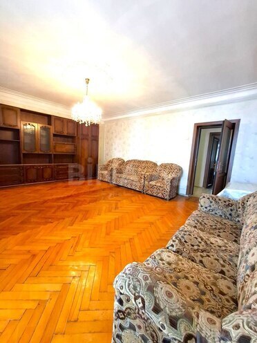 Продаётся 4-комн. вторичка 105 м², м. 28 мая, photo 3 from 19