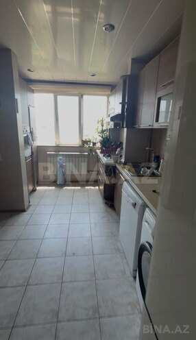 Продаётся 3-комн. вторичка 80 м², м. Ази Асланов, photo 8 from 12