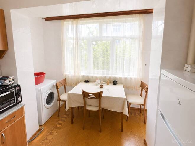 Satılır 2 otaqlı köhnə tikili 70 m², Nəsimi m., photo 8 from 12