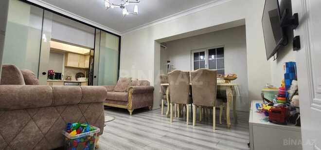 Satılır 3 otaqlı köhnə tikili 70 m², 8-ci mikrorayon q., photo 1 from 15