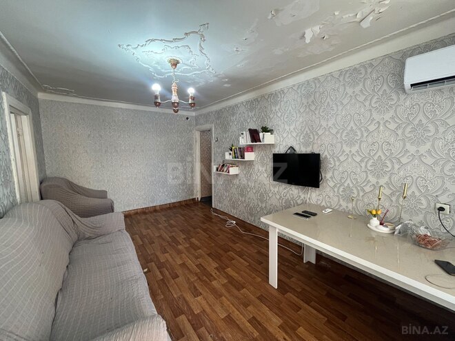 Satılır 2 otaqlı köhnə tikili 50 m², Qara Qarayev m., photo 1 from 14