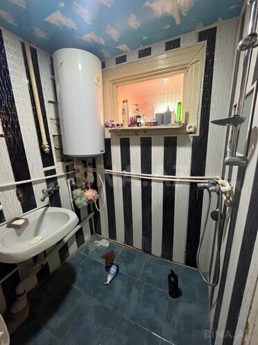 Satılır 2 otaqlı köhnə tikili 50 m², Qara Qarayev m., photo 8 from 14