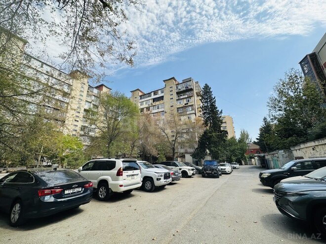 Satılır 2 otaqlı köhnə tikili 50 m², Azadlıq Prospekti m., photo 1 from 15