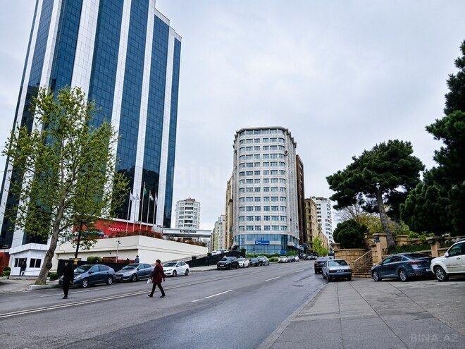 Продаётся 3-комн. новостройка 160 м², м. Элмляр Академиясы, photo 1 from 11