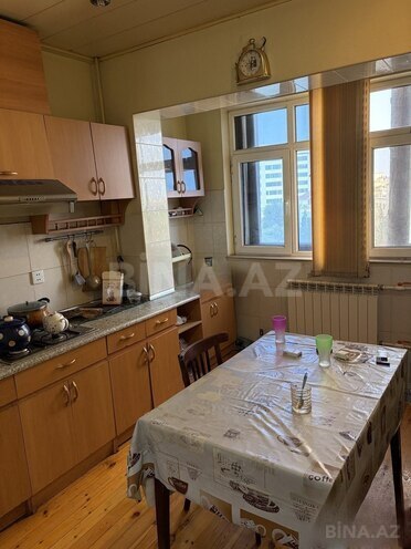 Satılır 2 otaqlı köhnə tikili 65 m², Azadlıq Prospekti m., photo 1 from 10