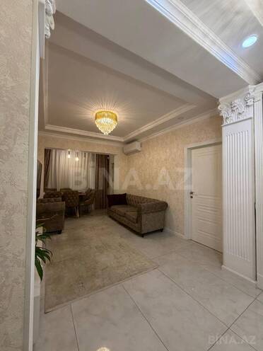 Продаётся 3-комн. вторичка 68 м², Хатаинский р., photo 1 from 16