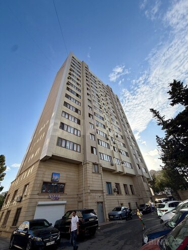 Satılır 2 otaqlı köhnə tikili 72 m², Azadlıq Prospekti m., photo 1 from 23