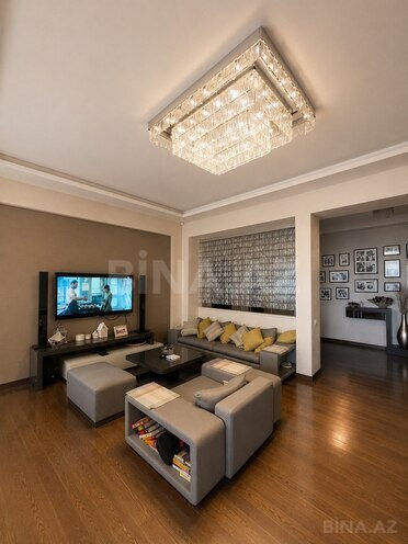 Satılır 4 otaqlı yeni tikili 185 m², Sahil m., photo 1 from 13