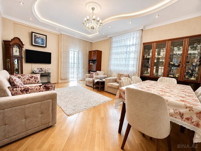 Satılır 3 otaqlı yeni tikili 140 m², İnşaatçılar m., photo 1 from 18