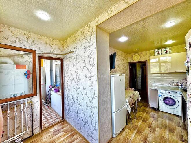 Satılır 2 otaqlı köhnə tikili 65 m², Qara Qarayev m., photo 11 from 14