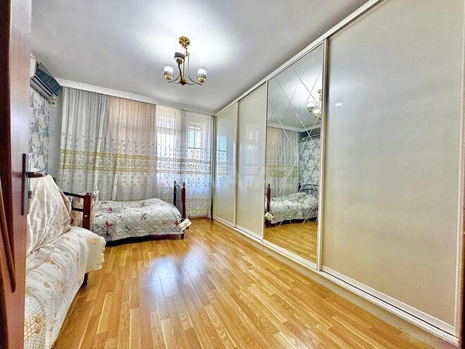 Satılır 2 otaqlı köhnə tikili 65 m², Qara Qarayev m., photo 7 from 14