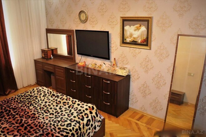 Продаётся 3-комн. вторичка 80 м², м. Низами, photo 15 from 19