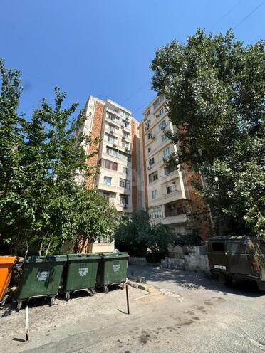 Продаётся 3-комн. вторичка 65 м², Бинагадинский р., photo 1 from 19